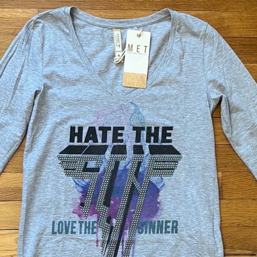 NWT , Met, T-shirt, 100% cotton , made in Italy. Gray with prints, S